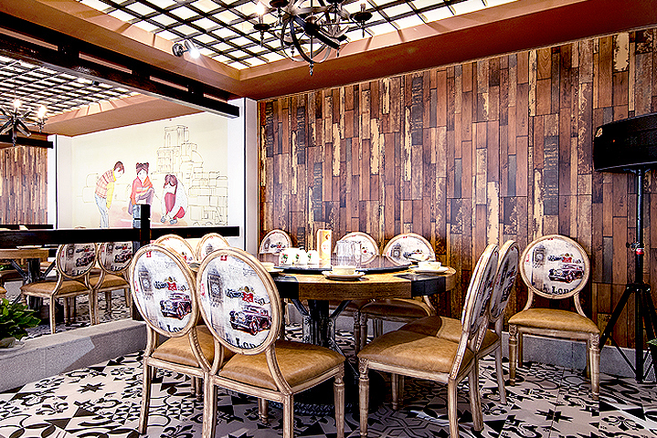餐廳裝修——將復(fù)古懷舊演繹到極致(圖3) 餐廳裝修——將復(fù)古懷舊演繹到極致(圖3)