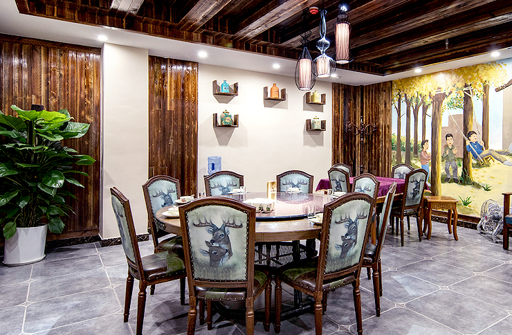 餐廳裝修——將復(fù)古懷舊演繹到極致(圖11) 餐廳裝修——將復(fù)古懷舊演繹到極致(圖11)