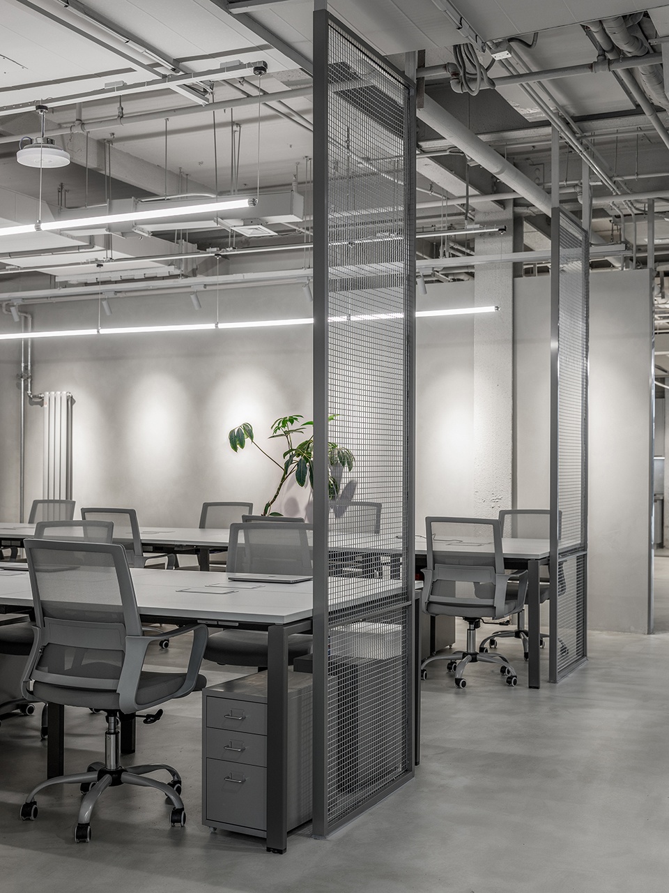 辦公室裝修設計,粗狂的線條走進工業(yè)之美！(圖2)